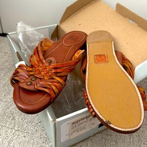 BNIB Frye Jacey huarache multi color slide